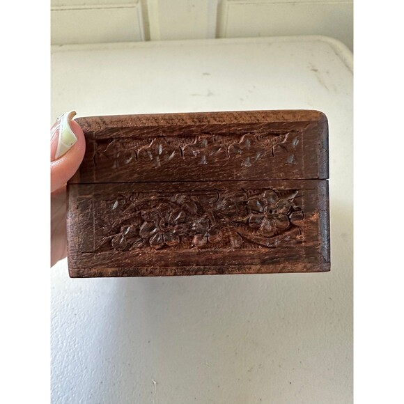Vintage Hand Carved Inlaid Brass Accent Wooden Jewelry Trinket Keepsake Box - Picture 3 of 6